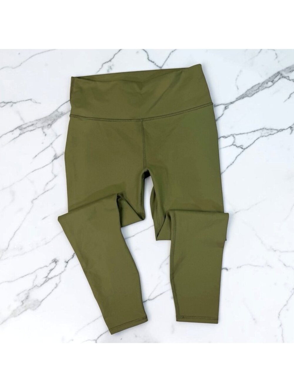 Fabletics Define PowerHold Cropped Leggings Size Medium 7/8 Capri Sage Green